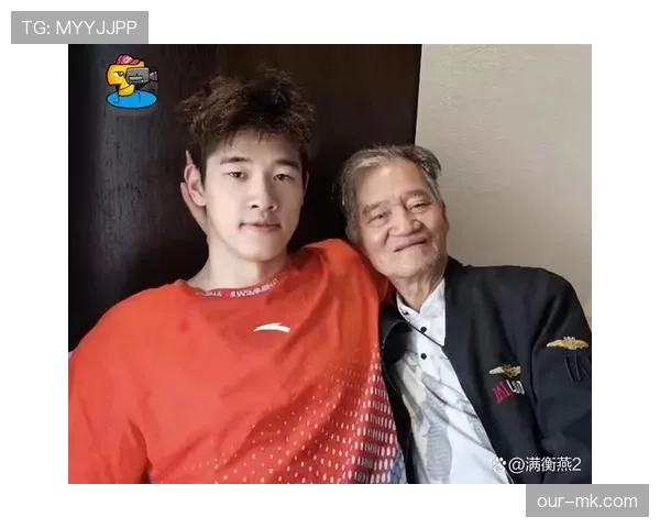 潘展乐训练完直接打车回家，结果司机认出他非要免单