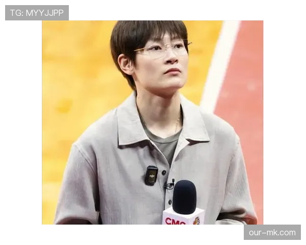 杨力维训练完直接啃鸡腿？这自律和放纵切换也太丝滑了